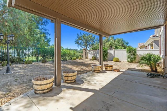 977 Blackhawk Dr, Beaumont, CA 92223
