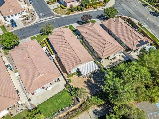 977 Blackhawk Dr, Beaumont, CA 92223