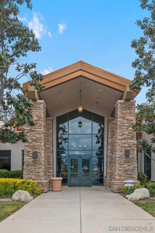 977 Blackhawk Dr, Beaumont, CA 92223