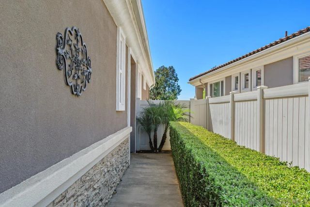 977 Blackhawk Dr, Beaumont, CA 92223
