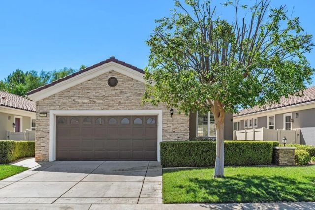977 Blackhawk Dr, Beaumont, CA 92223