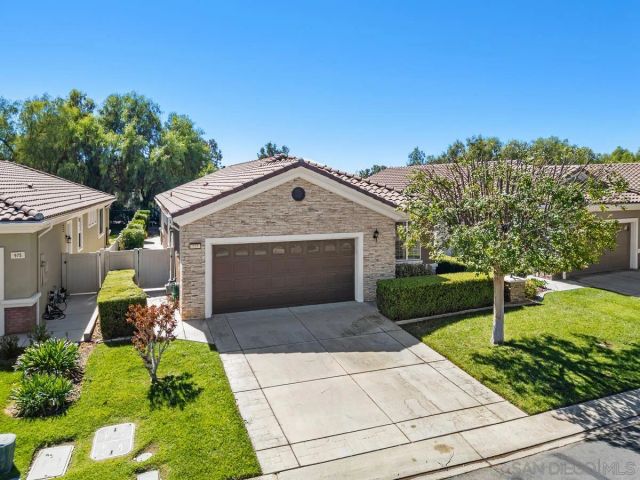 977 Blackhawk Dr, Beaumont, CA 92223