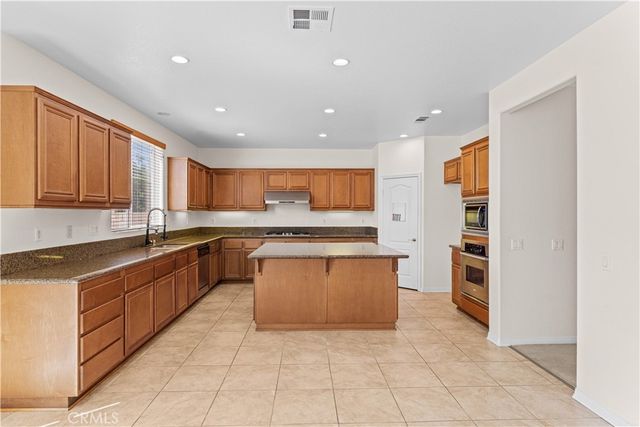 13763 Deerpath Circle, Eastvale, CA 92880