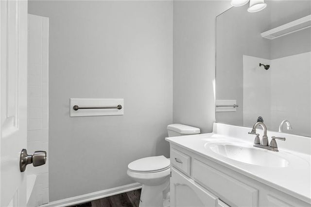 1504 NE Auburn Drive, Lee's Summit, MO 64086