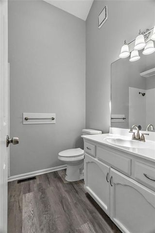 1504 NE Auburn Drive, Lee's Summit, MO 64086