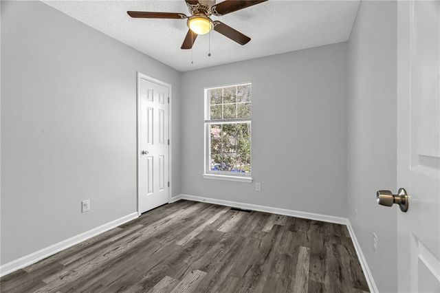1504 NE Auburn Drive, Lee's Summit, MO 64086