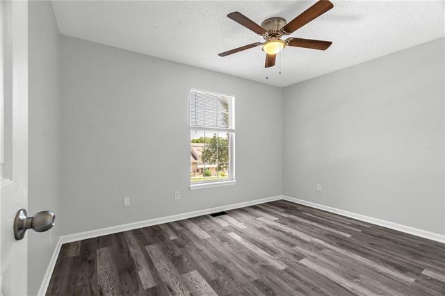 1504 NE Auburn Drive, Lee's Summit, MO 64086