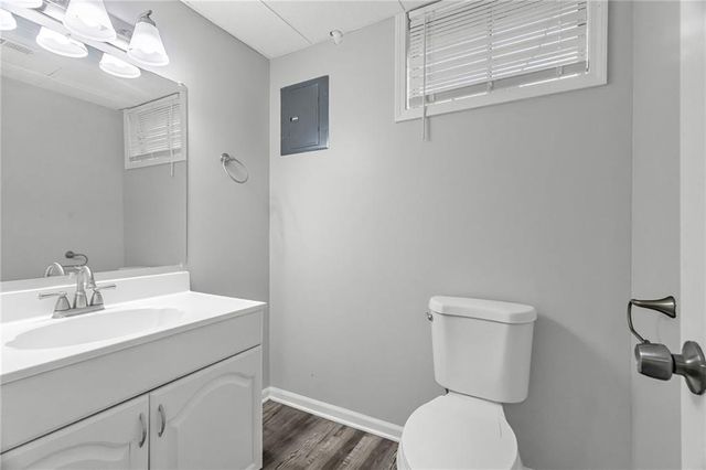 1504 NE Auburn Drive, Lee's Summit, MO 64086