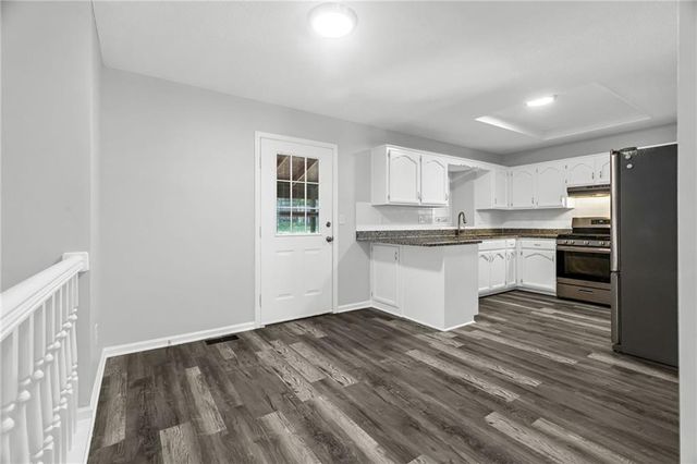 1504 NE Auburn Drive, Lee's Summit, MO 64086
