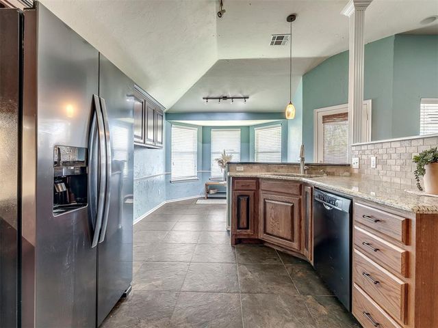 6800 NW 136th Place, Oklahoma City, OK 73142