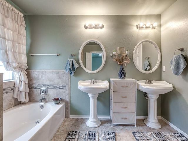 6800 NW 136th Place, Oklahoma City, OK 73142