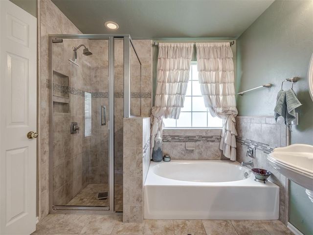 6800 NW 136th Place, Oklahoma City, OK 73142