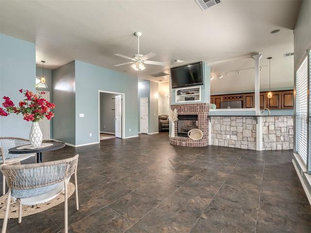 6800 NW 136th Place, Oklahoma City, OK 73142