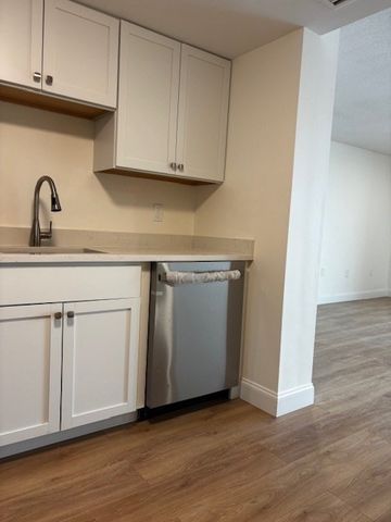 12 Chancery Ct 404, Lynn, MA 01902