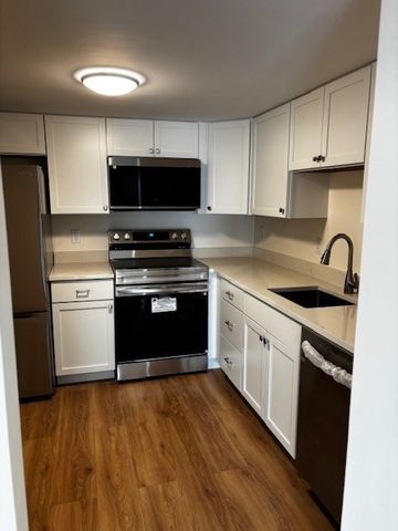 12 Chancery Ct 404, Lynn, MA 01902