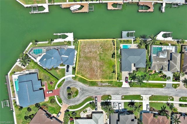 225 Geranium CT, Marco Island, FL 34145