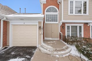 1851 Fox Run Drive D4, Elk Grove Village, IL 60007