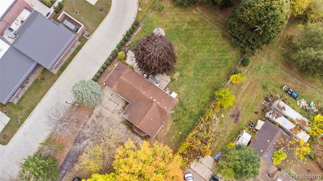 2124 Welch Road, Commerce Twp, MI 48390