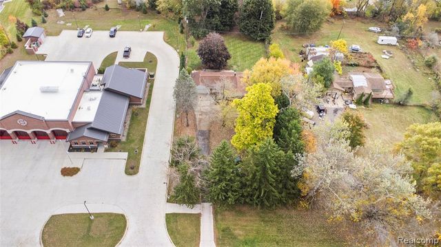 2124 Welch Road, Commerce Twp, MI 48390