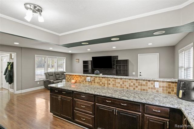 2124 Welch Road, Commerce Twp, MI 48390