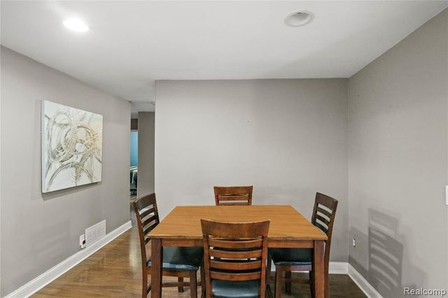 2124 Welch Road, Commerce Twp, MI 48390