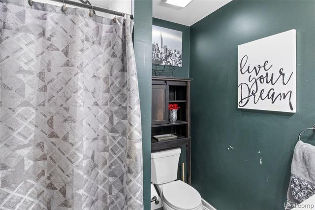 2124 Welch Road, Commerce Twp, MI 48390