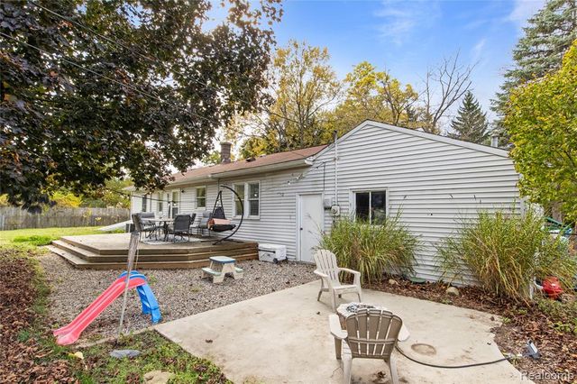 2124 Welch Road, Commerce Twp, MI 48390