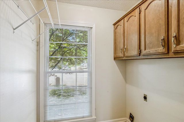 2174 CARROLLWOOD LN, Cordova, TN 38016