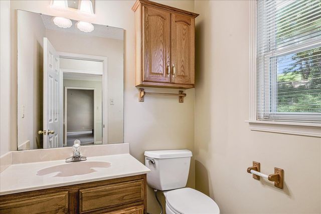 2174 CARROLLWOOD LN, Cordova, TN 38016