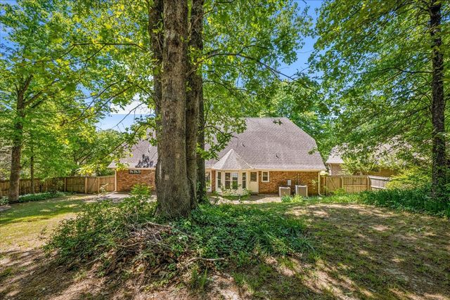 2174 CARROLLWOOD LN, Cordova, TN 38016