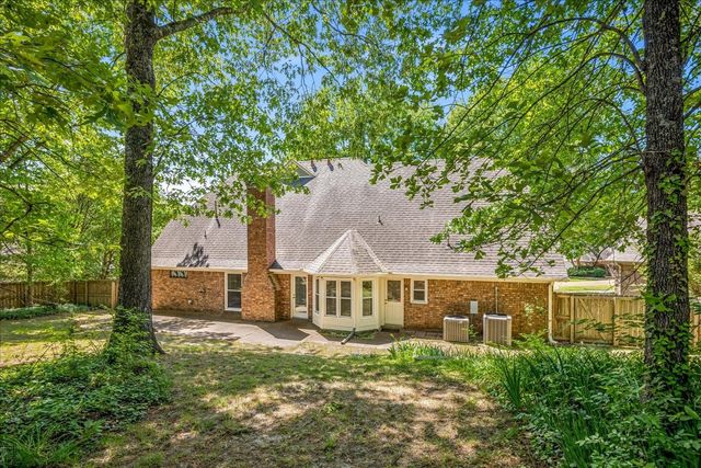 2174 CARROLLWOOD LN, Cordova, TN 38016