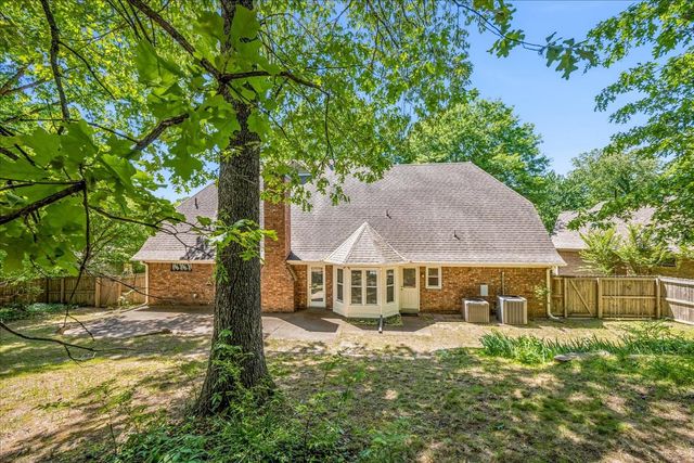 2174 CARROLLWOOD LN, Cordova, TN 38016