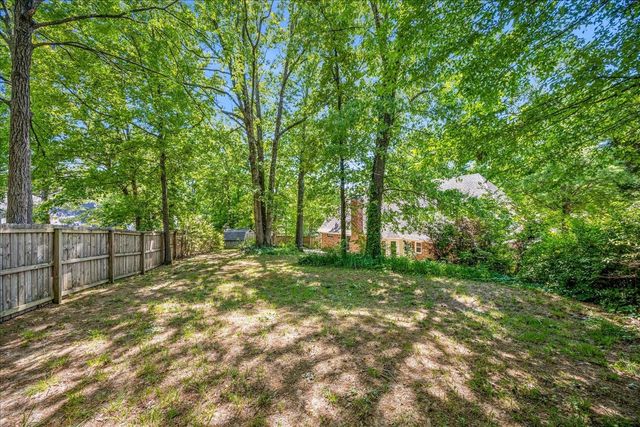 2174 CARROLLWOOD LN, Cordova, TN 38016