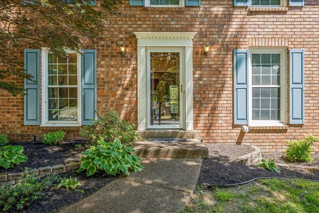 2174 CARROLLWOOD LN, Cordova, TN 38016