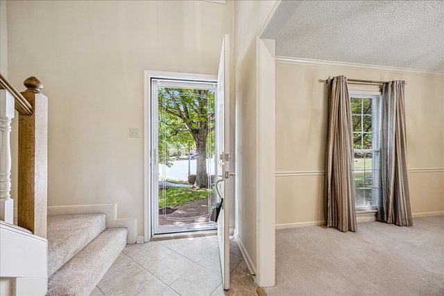 2174 CARROLLWOOD LN, Cordova, TN 38016