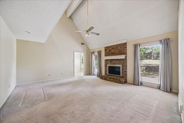 2174 CARROLLWOOD LN, Cordova, TN 38016