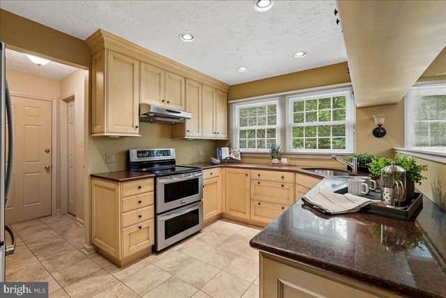 12651 THUNDER CHASE DR, Reston, VA 20191