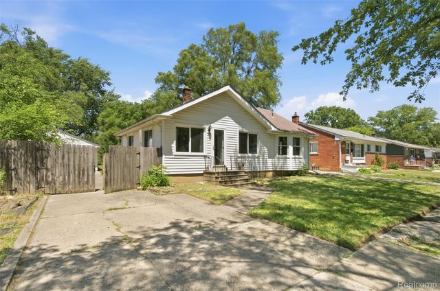 28640 Oakwood Street, Inkster, MI 48141
