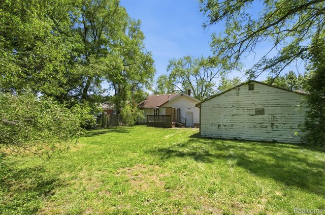 28640 Oakwood Street, Inkster, MI 48141