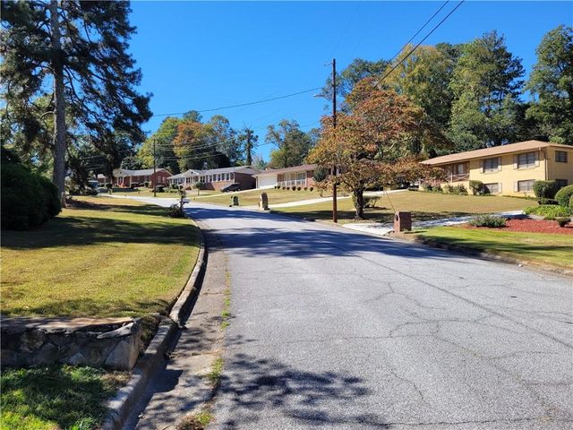3540 Rolling Green Ridge SW, Atlanta, GA 30331