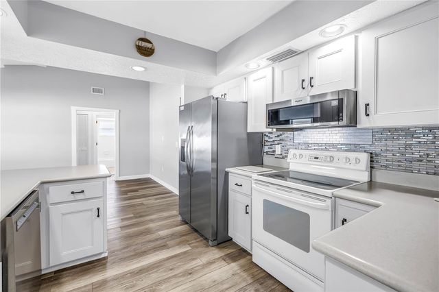 5771 TIMBERLAKE, Sarasota, FL 34243