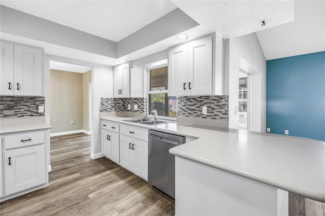 5771 TIMBERLAKE, Sarasota, FL 34243