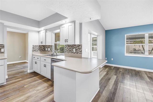 5771 TIMBERLAKE, Sarasota, FL 34243