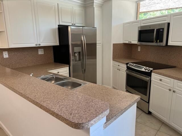 8285 Severn Drive B, Boca Raton, FL 33433