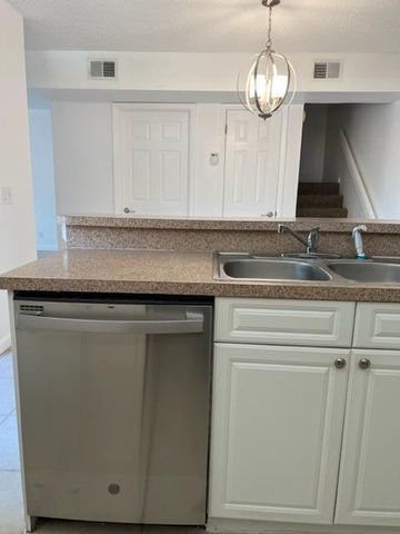 8285 Severn Drive B, Boca Raton, FL 33433