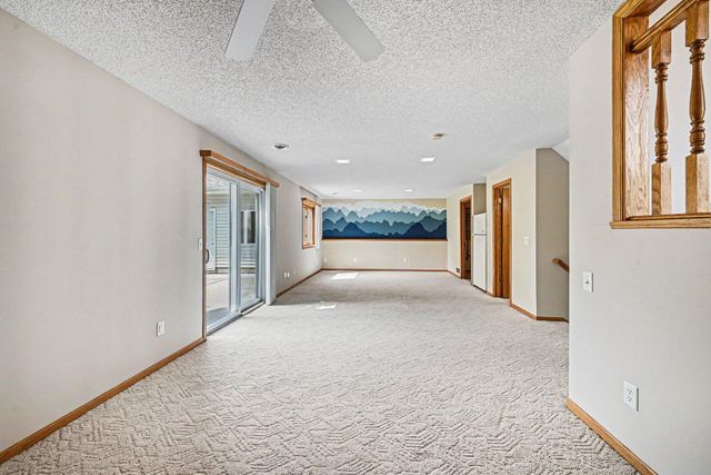 9340 Jarrod Avenue S, Cottage Grove, MN 55016