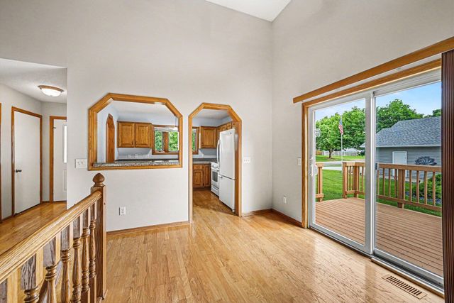 9340 Jarrod Avenue S, Cottage Grove, MN 55016