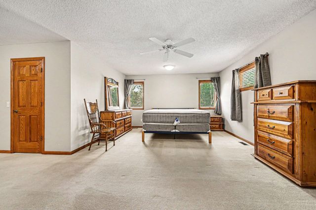 9340 Jarrod Avenue S, Cottage Grove, MN 55016