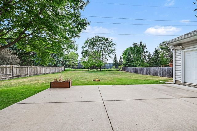 9340 Jarrod Avenue S, Cottage Grove, MN 55016