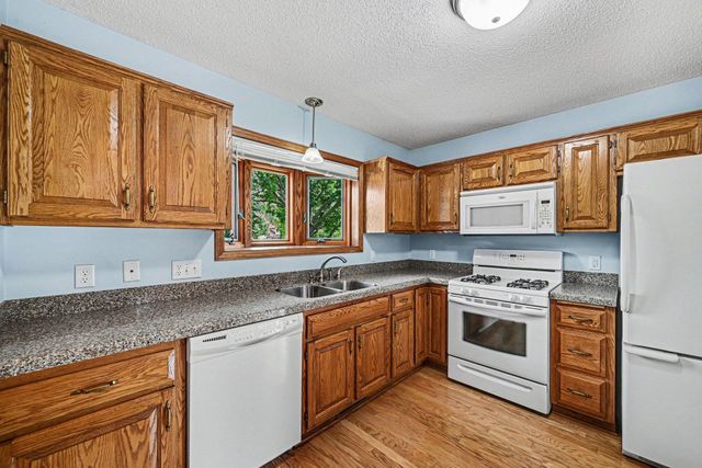 9340 Jarrod Avenue S, Cottage Grove, MN 55016